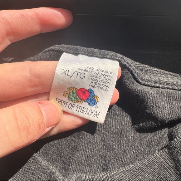 VINTAGE SHIRT SLEEVE BLACK GRAPHIC TEE - XL - Picture 7 of 9